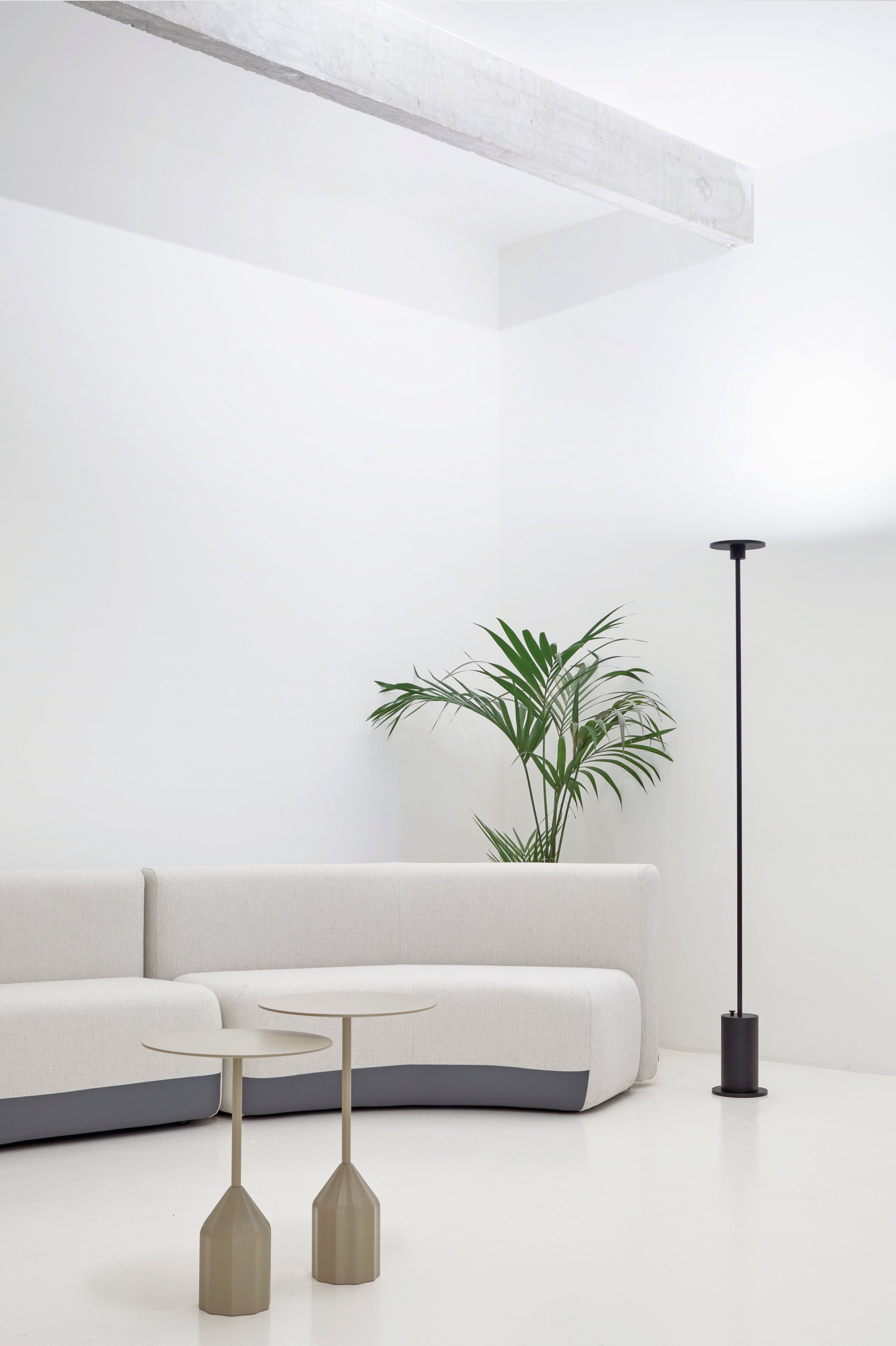 Floor Lamp Up, Textured Black, 3000K, ON BOARD, 94° Beam Angle, 30W, IP20, CRI>90