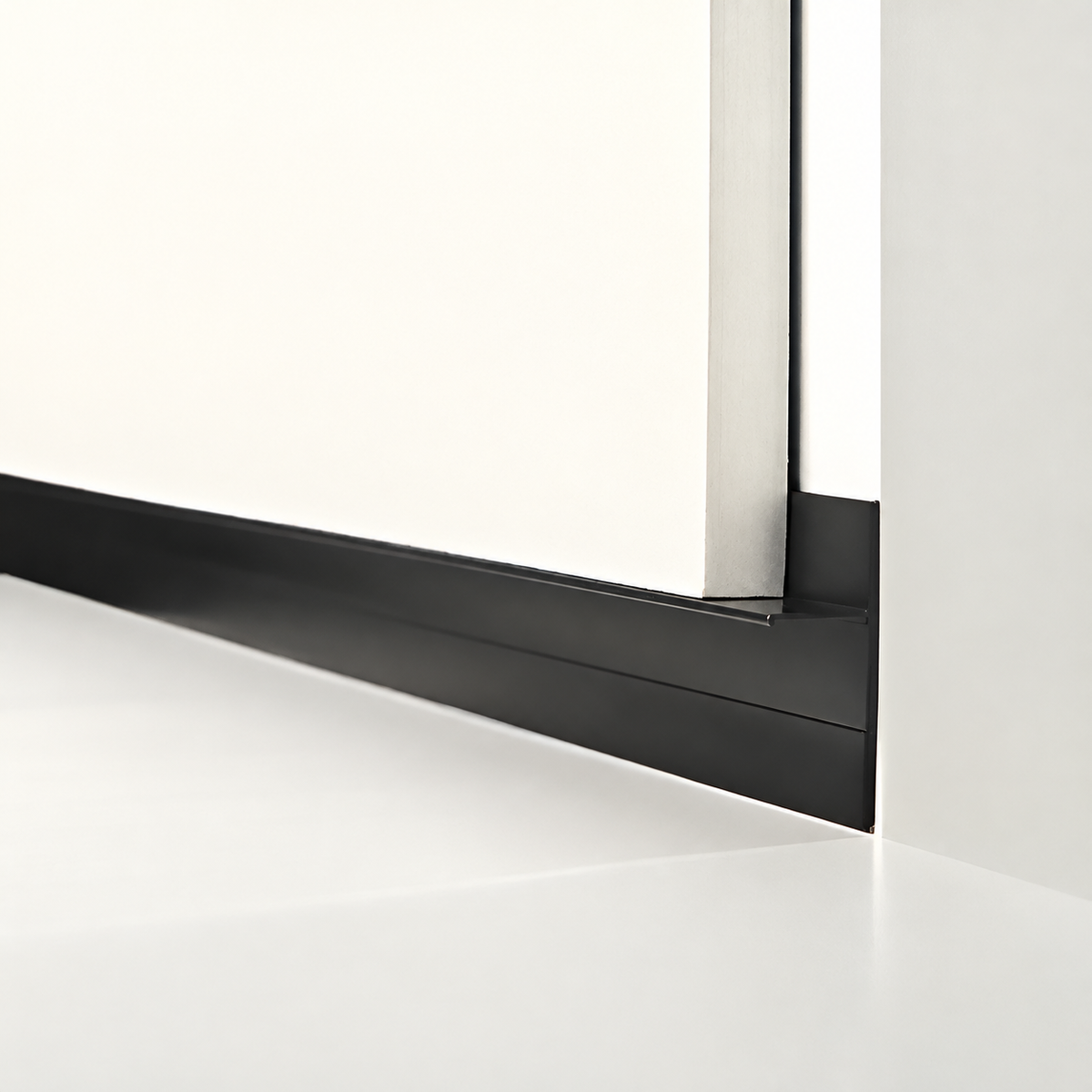 Profil Tip Plintă și Scafă Ascunsă Shadow Gap, PS130, Aluminiu, Negru Mat, Vopsit Electrostatic, 2,7 m, 14,4 x 38,2 mm