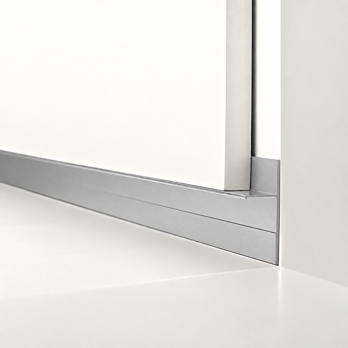 Profil Tip Plintă și Scafă Ascunsă Shadow Gap, PS130, Aluminiu, Argintiu, Anodizat, 2,7 m, 14,4 x 38,2 mm