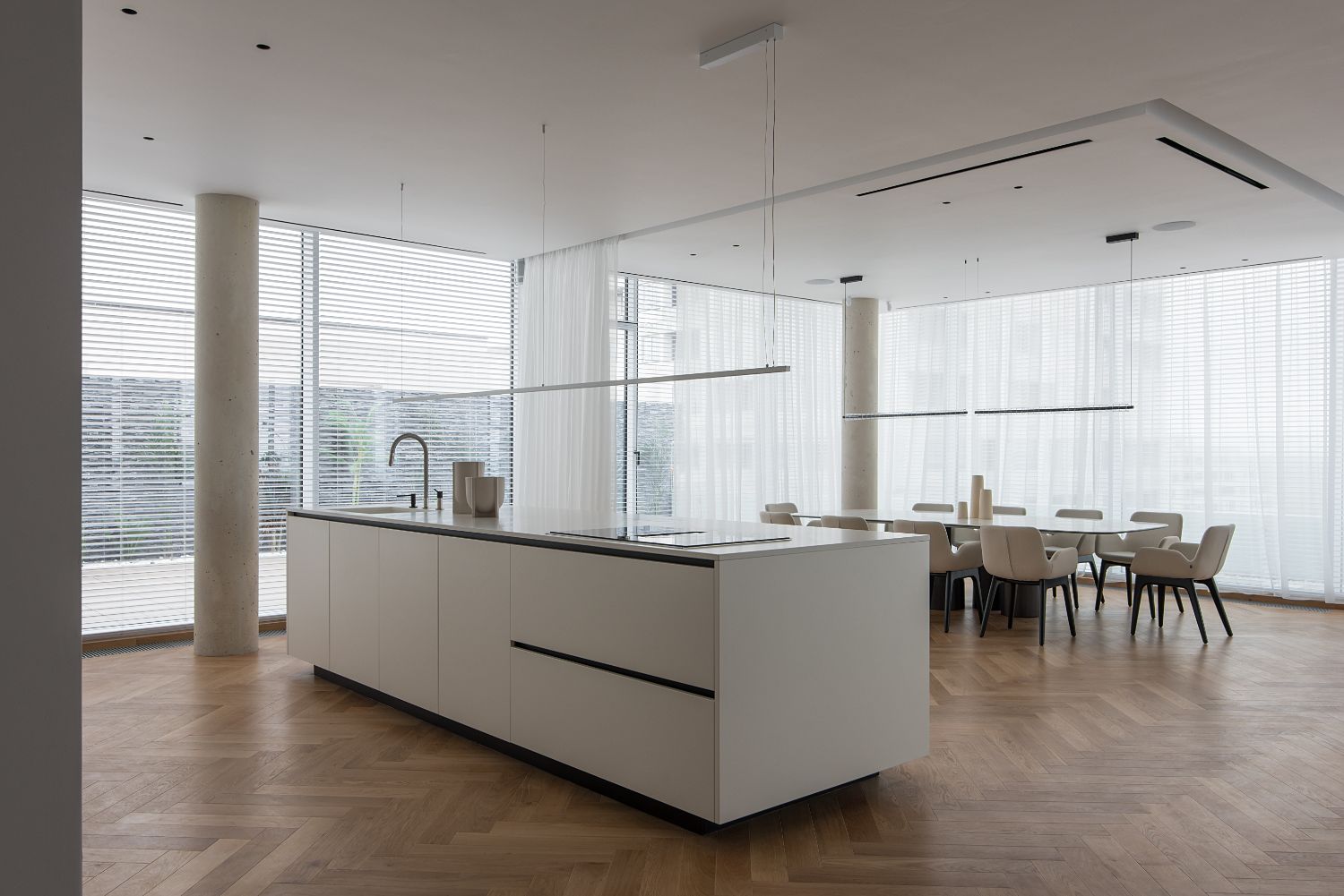 VIDEO: Penthouse Minimalist în Constanța