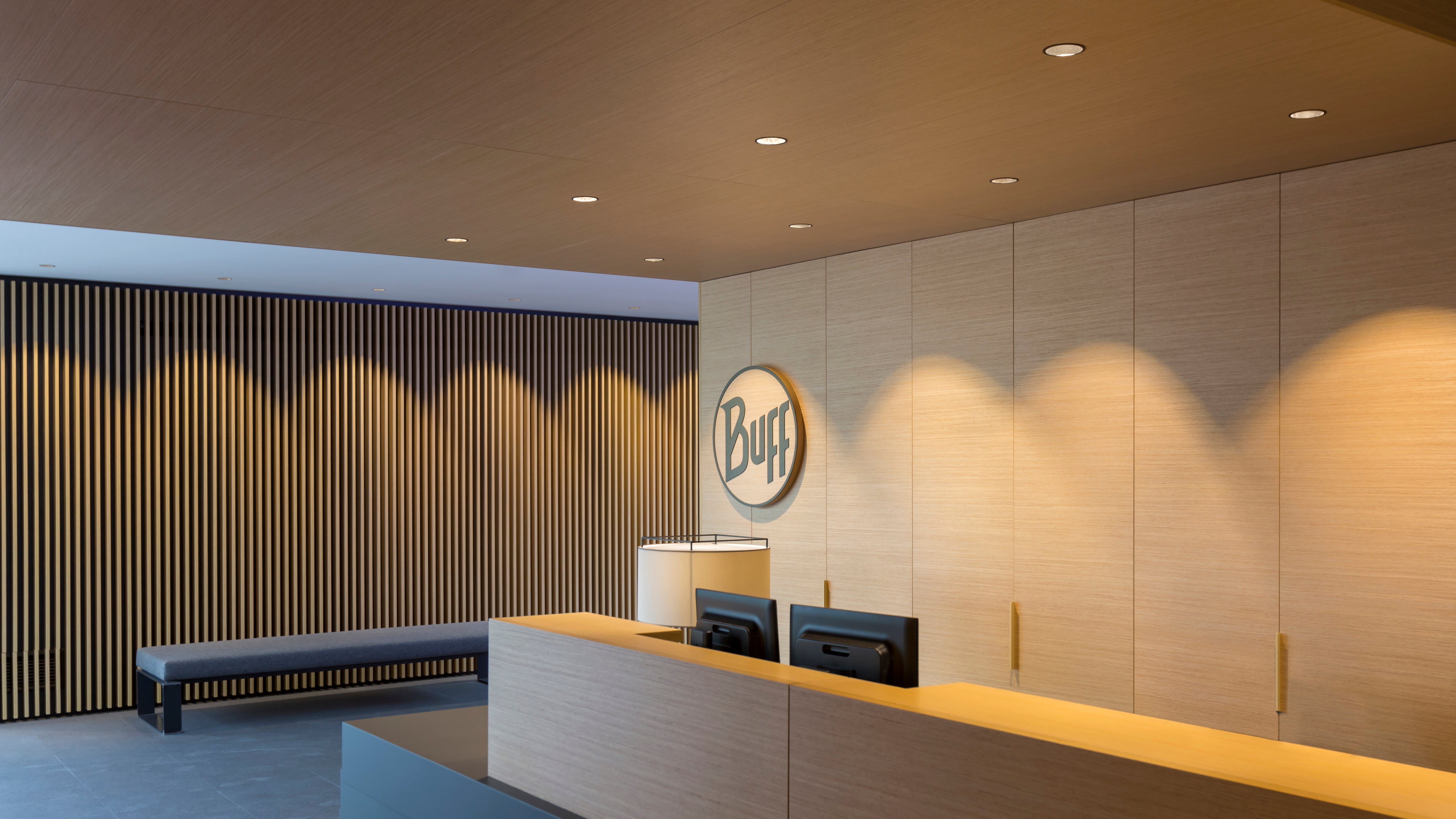 Spot Swap L Asymmetric, Negru Mat, 3000K, Fără Dimare, Unghi 43°, 7W, Ip20, Cri>90
